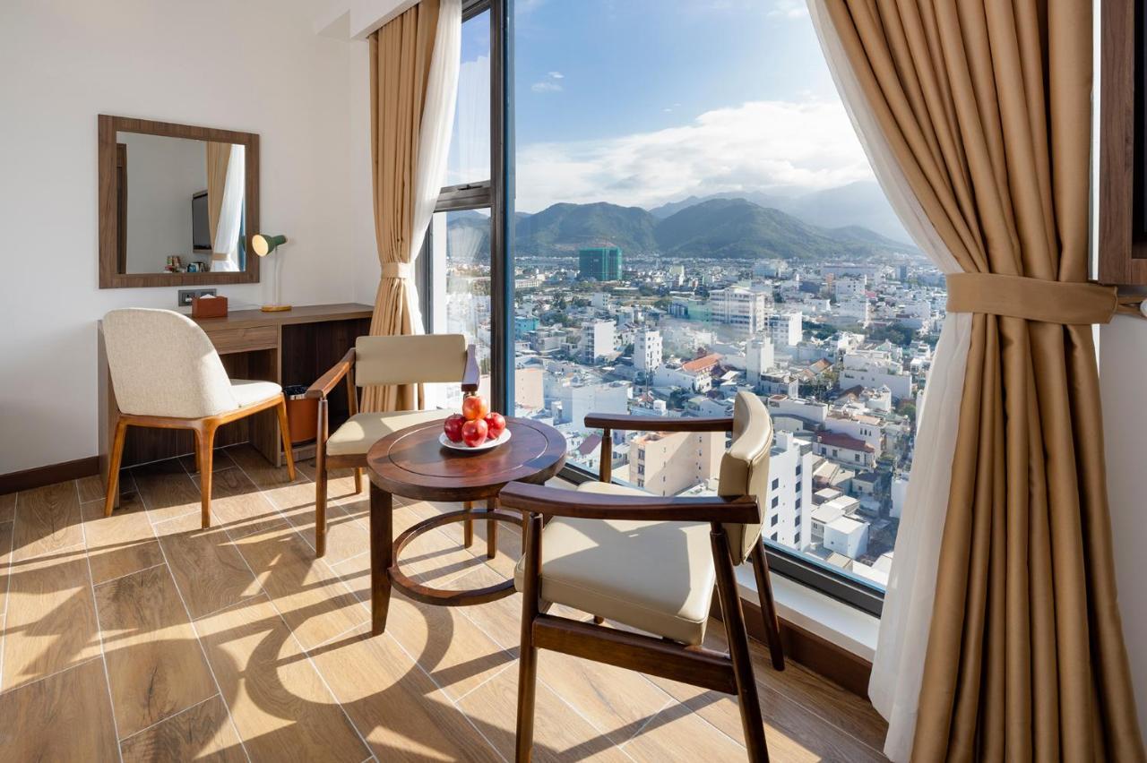 Hotel Miracle Luxury Nha Trang Exterior foto