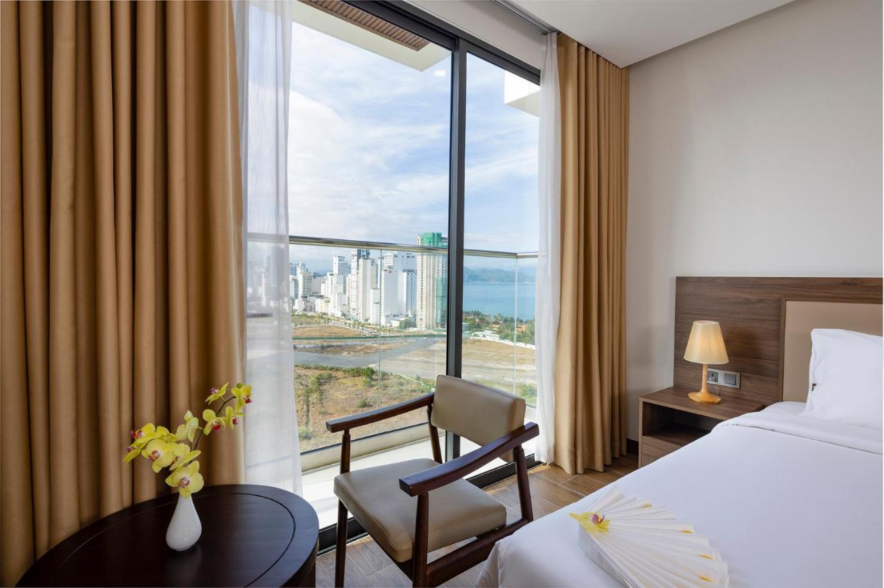 Hotel Miracle Luxury Nha Trang Exterior foto
